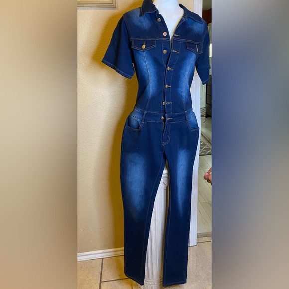 Denim Jumpsuit short-Sleeved - Picture 3 of 3